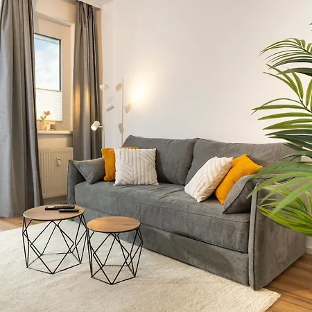 Stilvolles City-apartment Mit Suedbalkon & Tiefgarage * Wels