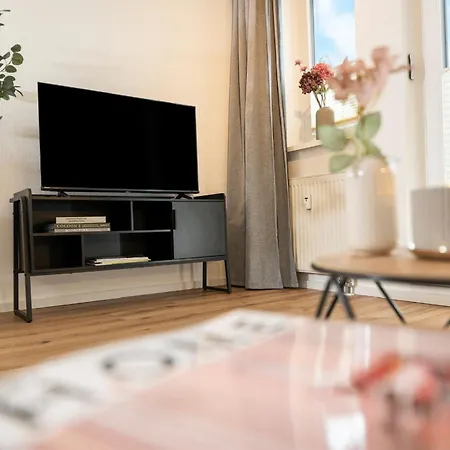 Daire Stilvolles City-apartment Mit Suedbalkon & Tiefgarage