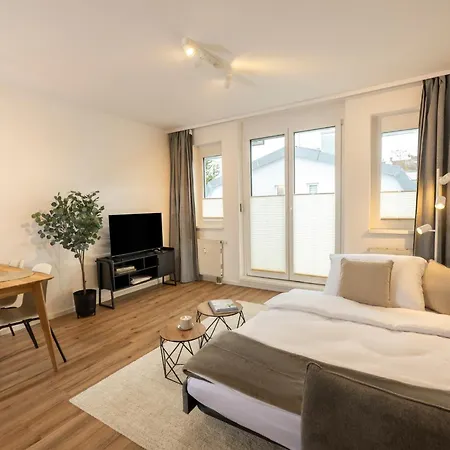 Stilvolles City-apartment Mit Suedbalkon & Tiefgarage Daire Wels
