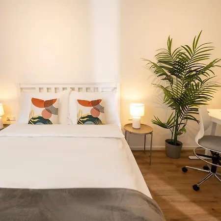 Апартаменты Stilvolles City-apartment Mit Suedbalkon & Tiefgarage Вельс