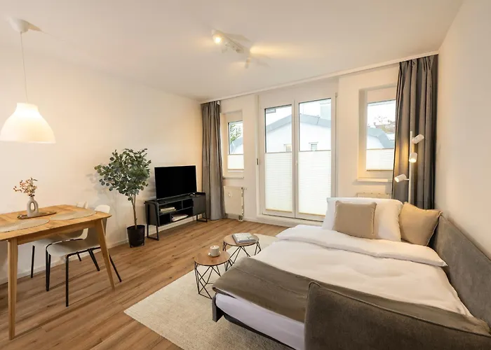 Stilvolles City-apartment Mit Suedbalkon & Tiefgarage Apartman Wels