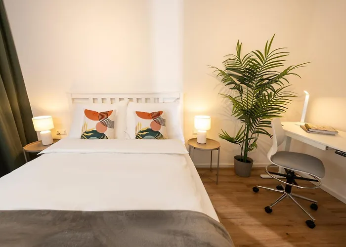 Апартаменты Stilvolles City-apartment Mit Suedbalkon & Tiefgarage Вельс