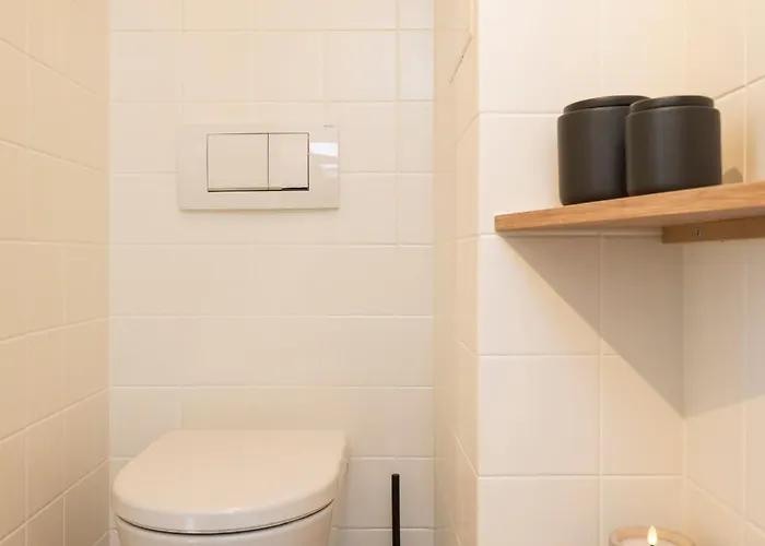 Stilvolles City-apartment Mit Suedbalkon & Tiefgarage