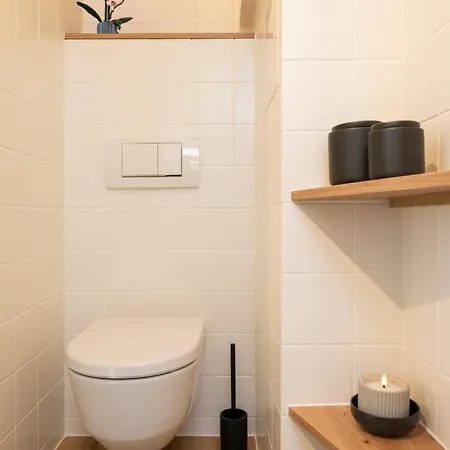 Stilvolles City-apartment Mit Suedbalkon & Tiefgarage