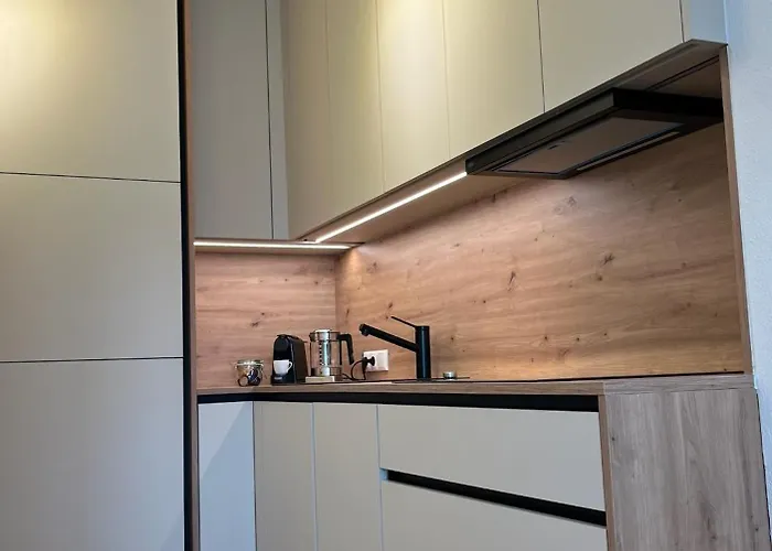 Stilvolles City-apartment Mit Suedbalkon & Tiefgarage * 韦尔斯