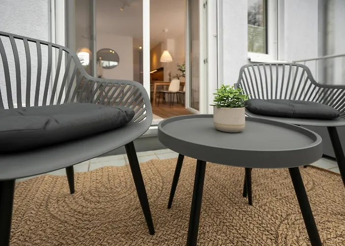 Stilvolles City-apartment Mit Suedbalkon & Tiefgarage * ヴェルス